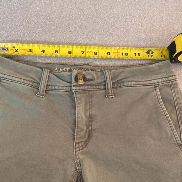 American Eagle - super stretch chino shorts. Size 00 - Picture 6 of 12